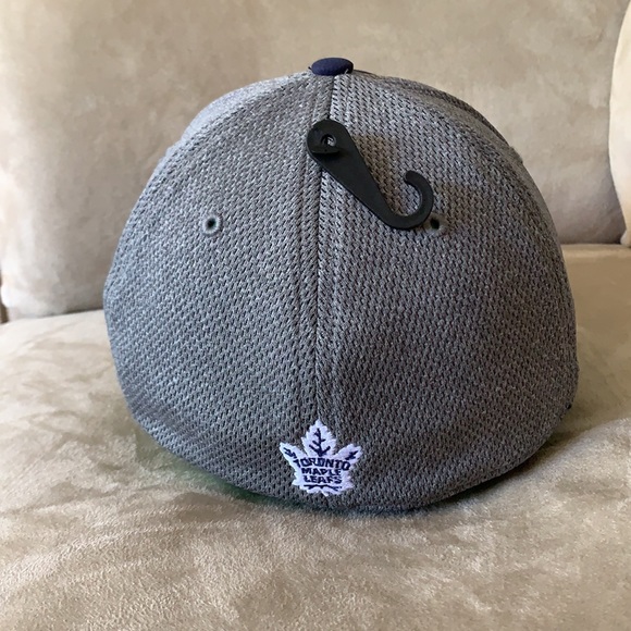 Toronto Maple Leafs Fitted Ball Cap - Picture 2 of 2